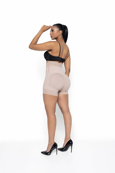 SHORT CORTO TALLE ALTO 4 BROCHES REF. 024656