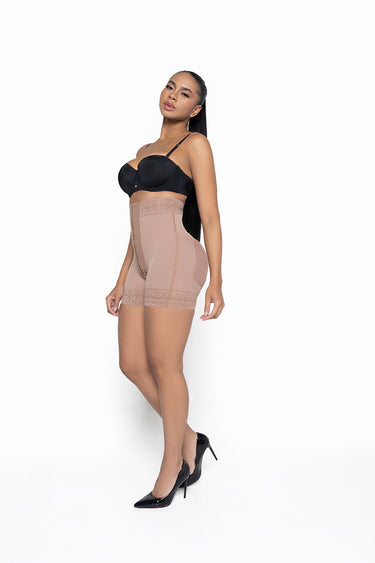 SHORT CORTO TALLE ALTO 4 BROCHES REF. 024656