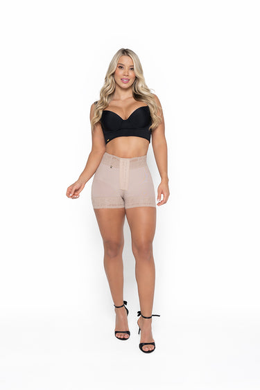 SHORT CORTO TALLE MEDIO 2 BROCHES REF. 024678